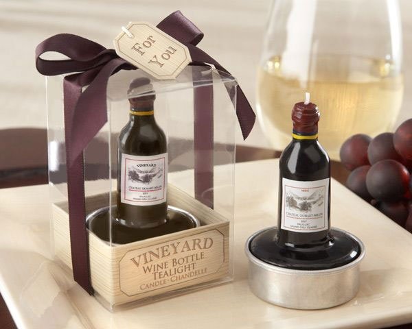 cadeau invites minis bouteilles de vin a offrir 